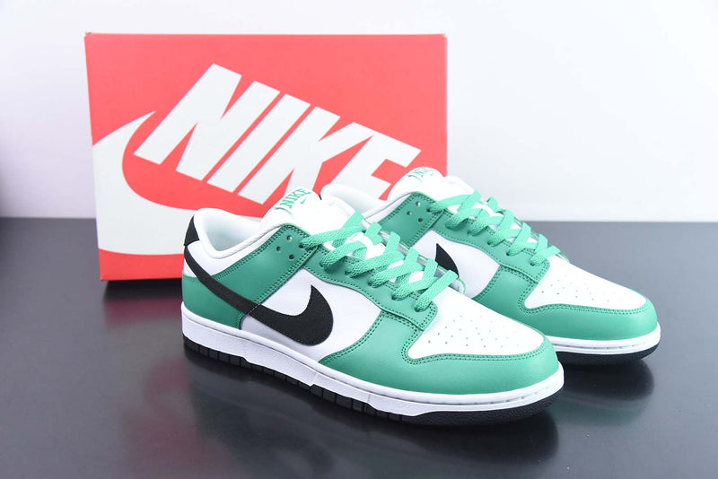 NIKE DUNK LOW SE "LOTTERY GREEN" -  FN3612-300