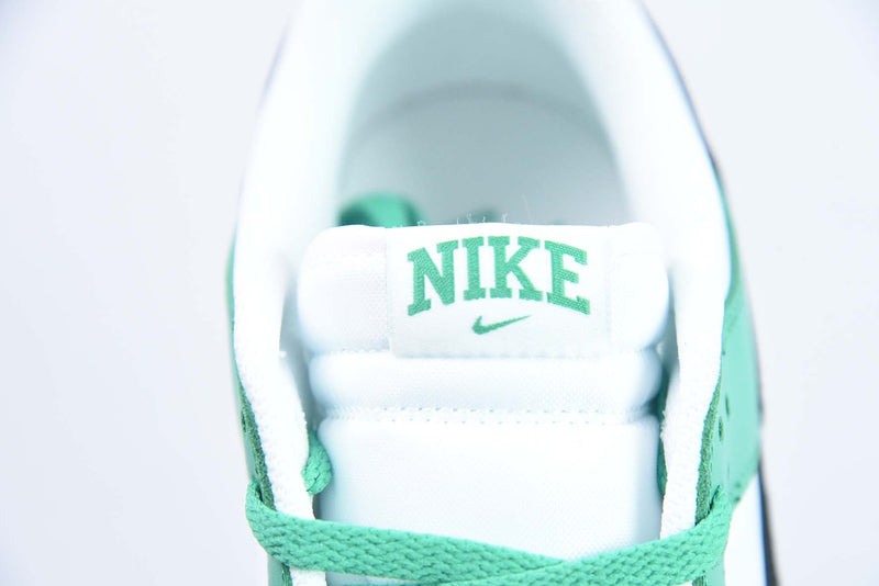 NIKE DUNK LOW SE "LOTTERY GREEN" -  FN3612-300