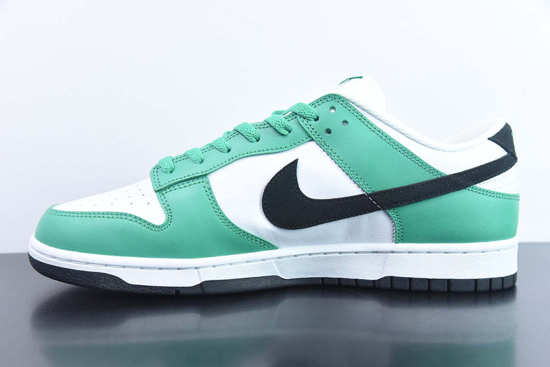 NIKE DUNK LOW SE "LOTTERY GREEN" -  FN3612-300