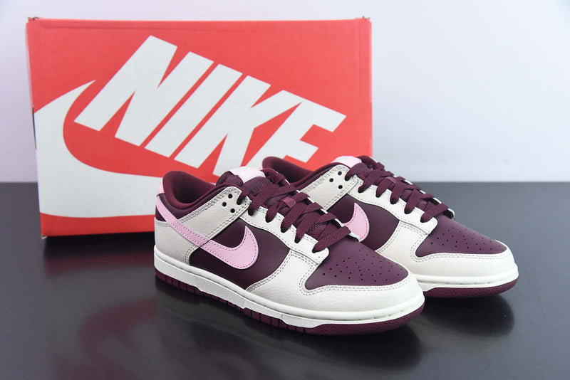 NIKE DUNK LOW "VALENTINE'S DAY" - DR9705-100