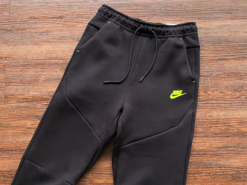 NIKE TECH FLEECE  WINDRUNNER "PRETO/VERDE NEON" 🇺🇸