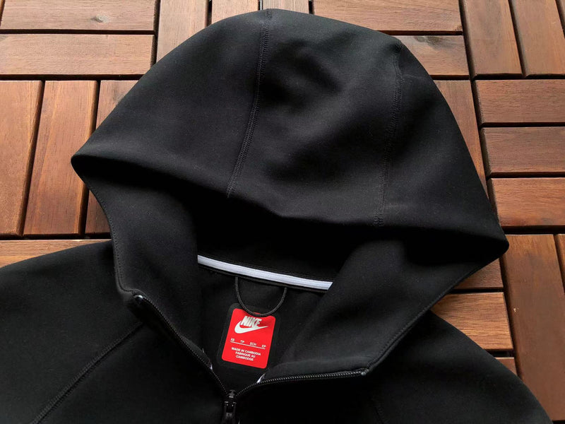 NIKE TECH FLEECE  WINDRUNNER "PRETO" 🇺🇸