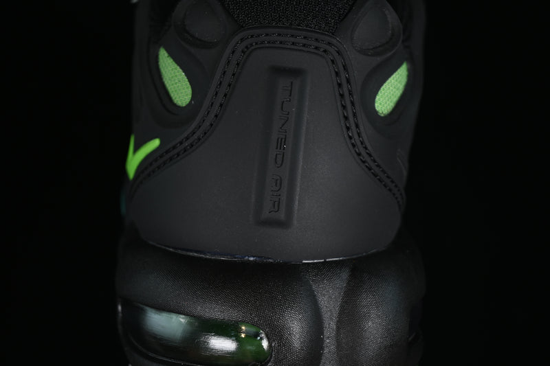 AIR MAX PLUS DRIFT 2024 "BLACK & GREEN STRIPE" - FD4290-006 🇺🇸