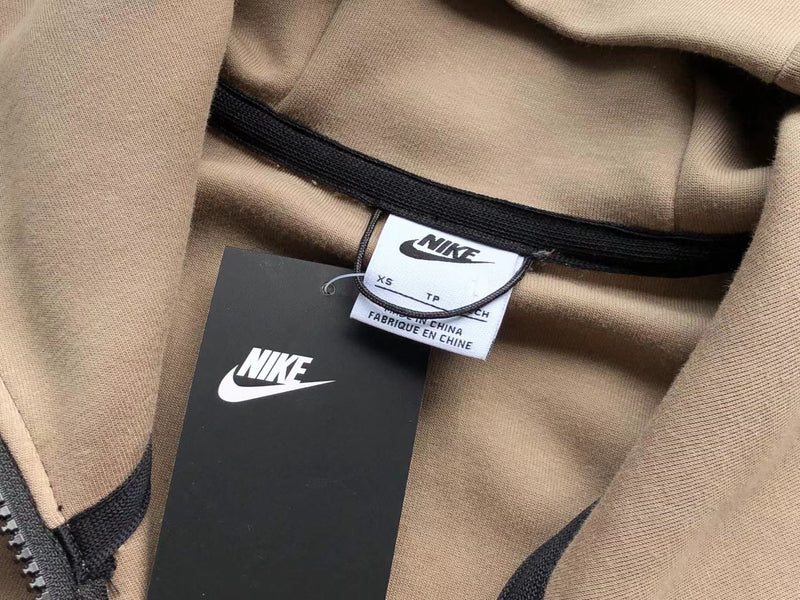 NIKE TECH FLEECE  WINDRUNNER "BEIGE/BRANCO" 🇺🇸