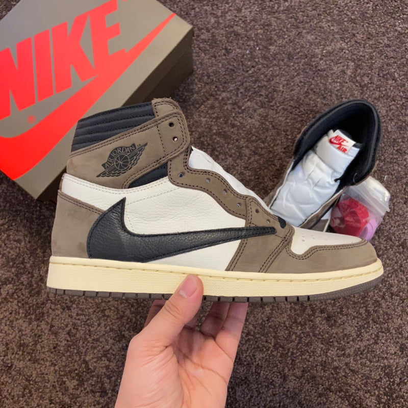 AIR JORDAN 1 HIGH x TRAVIS SCOTT - CD4487-100