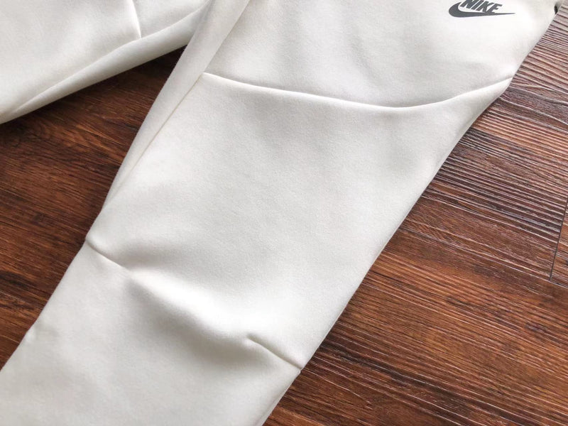 NIKE TECH FLEECE  WINDRUNNER "BRANCO" 🇺🇸