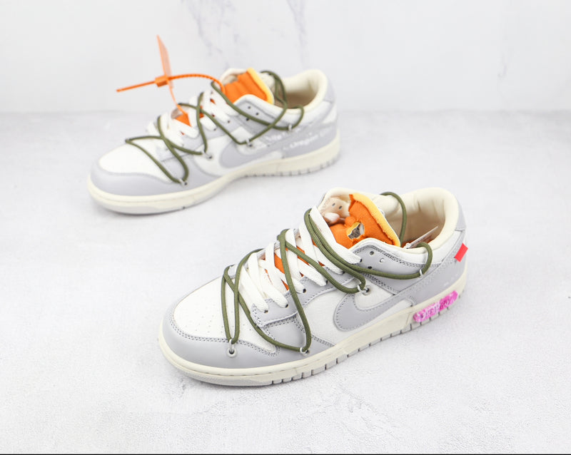 NIKE DUNK  LOW x Off White LOT 22:50