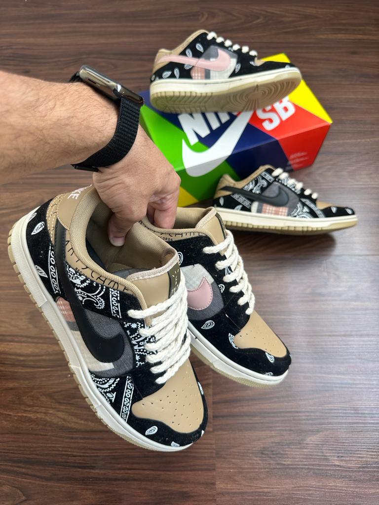 Nike Dunk Low x Travis "Cactus Jack" 🇧🇷