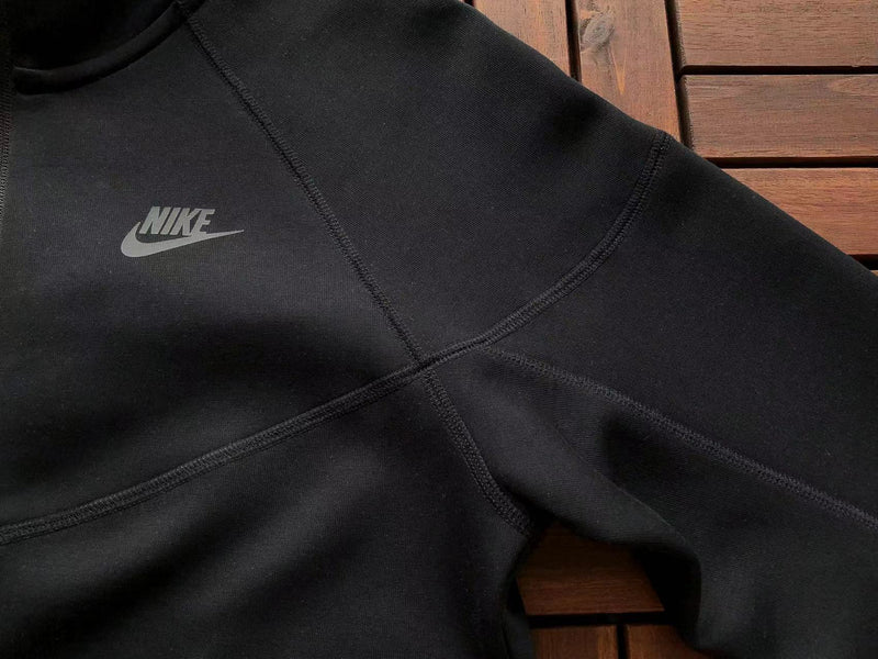 NIKE TECH FLEECE  WINDRUNNER "PRETO" 🇺🇸