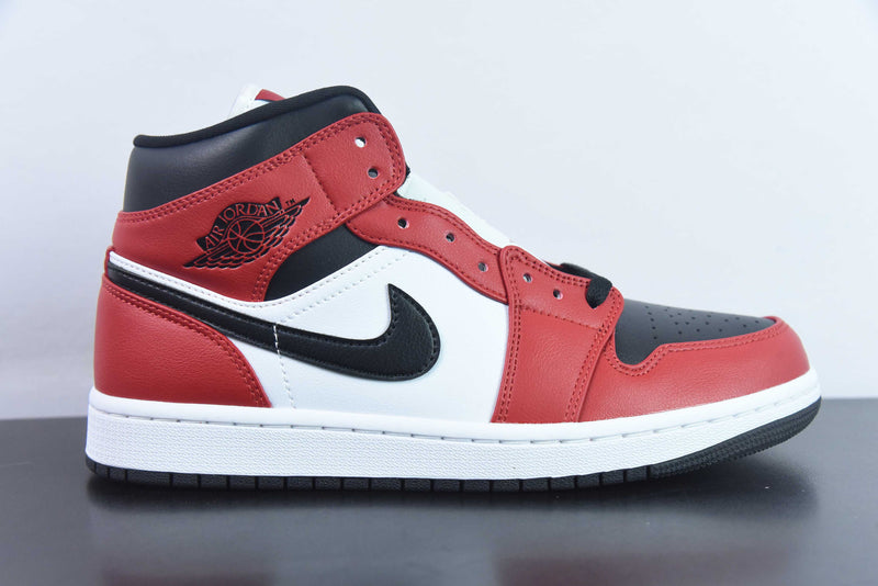 AIR JORDAN 1 MID "CHICAGO BLACK TOE"