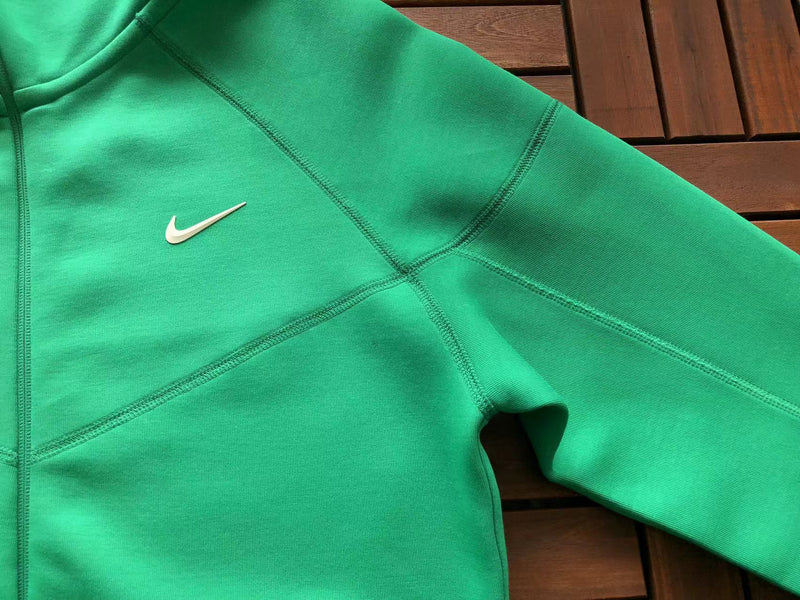 NIKE x NOCTA TECH FLEECE "VERDE" 🇺🇸