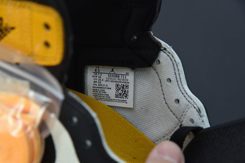 AIR JORDAN 1 HIGH “YELLOW TOE”