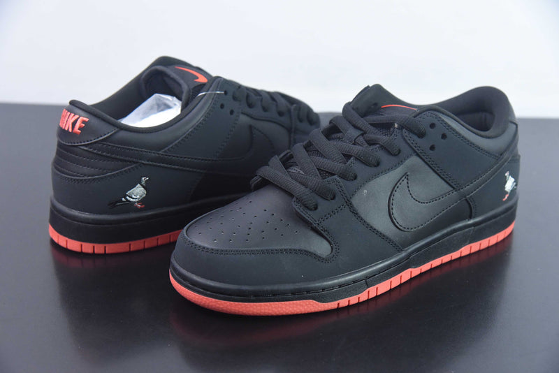 NIKE SB DUNK LOW STAPLE NYC PIGEON "BLACK"