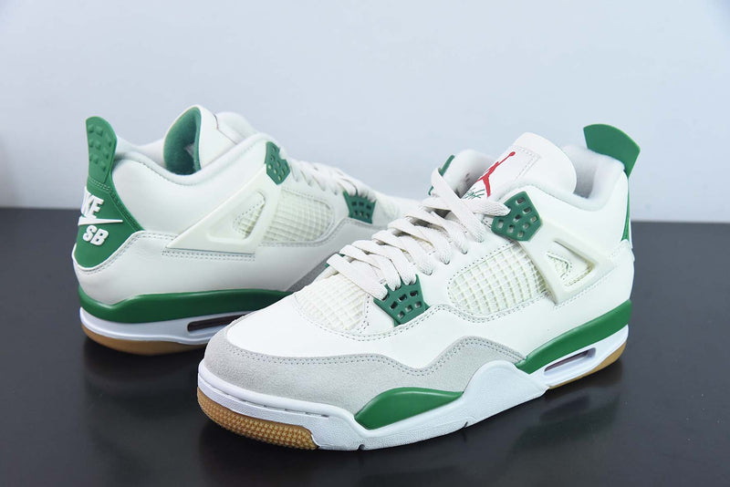 NIKE SB x AIR JORDAN 4 RETRO OG "PINE GREEN" DR5415-103