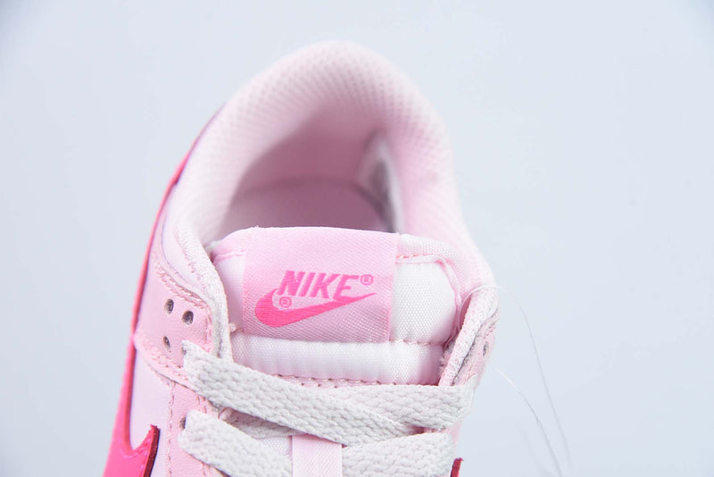 NIKE DUNK LOW "TRIPLE PINK" - DC9564-111