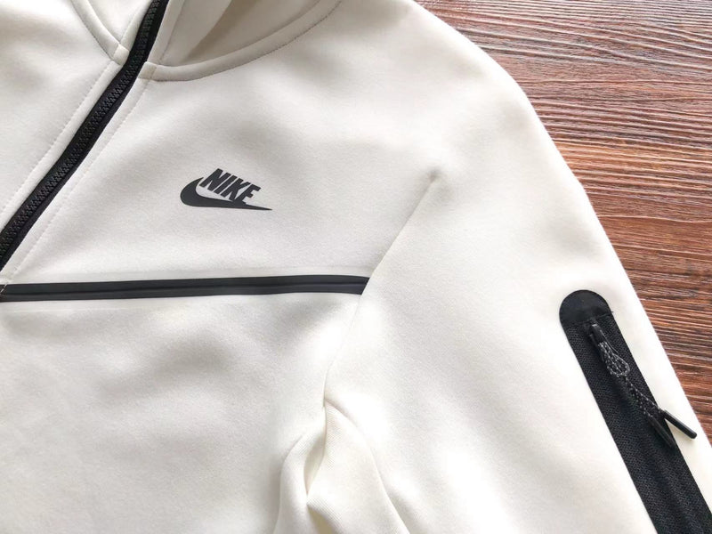 NIKE TECH FLEECE  WINDRUNNER "BRANCO" 🇺🇸