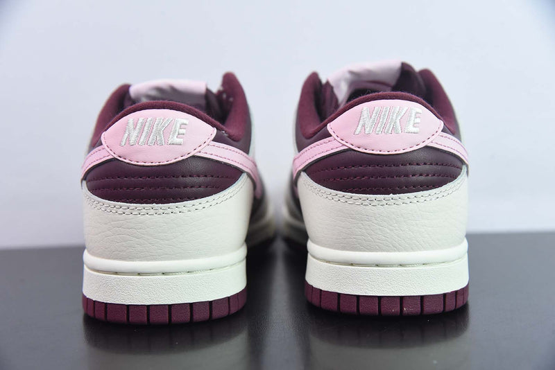 NIKE DUNK LOW "VALENTINE'S DAY" - DR9705-100