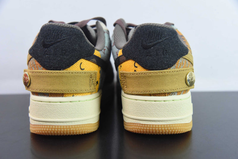 AIR FORCE 1 x TRAVIS SCOTT - CN2405-900