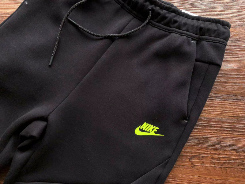 NIKE TECH FLEECE  WINDRUNNER "PRETO/VERDE NEON" 🇺🇸