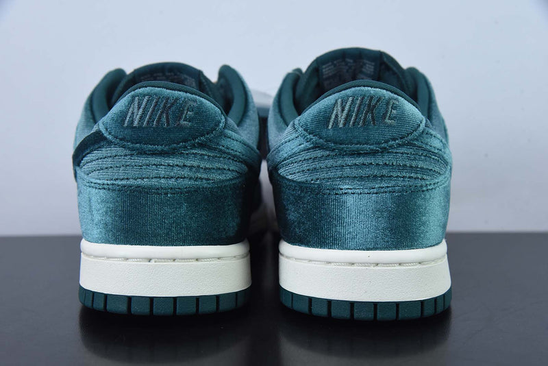 NIKE DUNK LOW "DARK TEAL VELVET"  - DZ5224-300