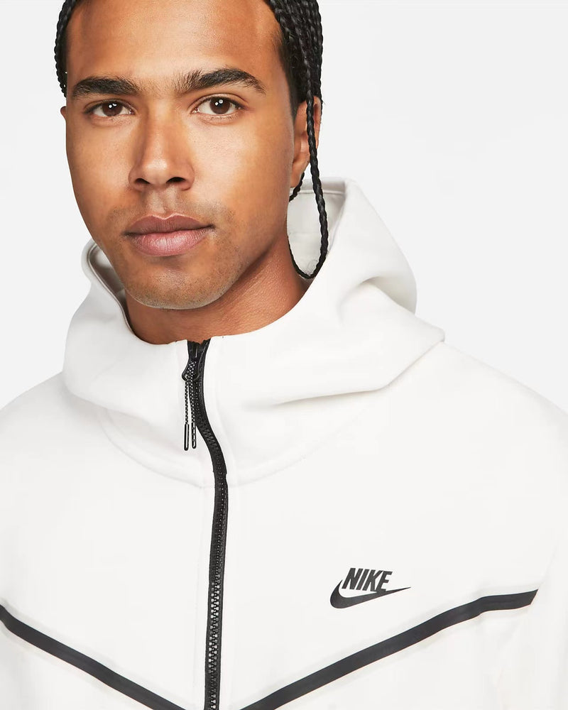 NIKE TECH FLEECE  WINDRUNNER "BRANCO" 🇺🇸