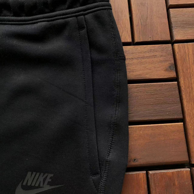 NIKE TECH FLEECE  WINDRUNNER "PRETO" 🇺🇸